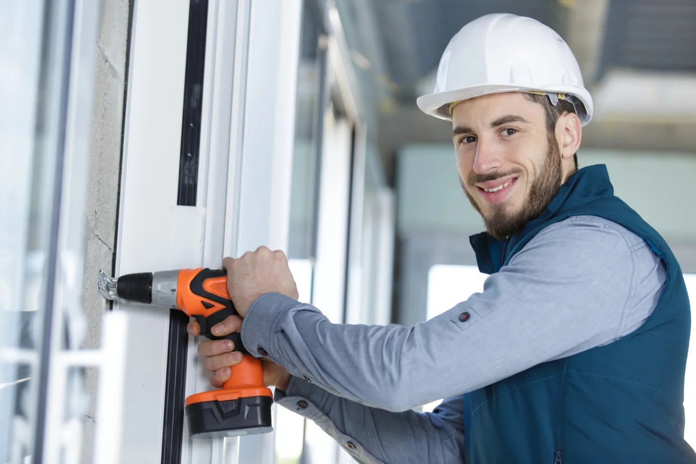 Installation d'une serrure sur une porte vitrée à Corbeil-Essonnes